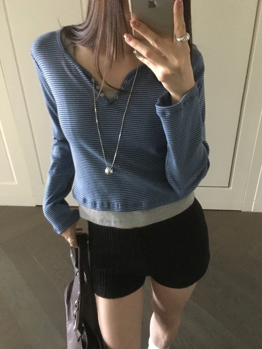 條紋V領暗扣細節上衣