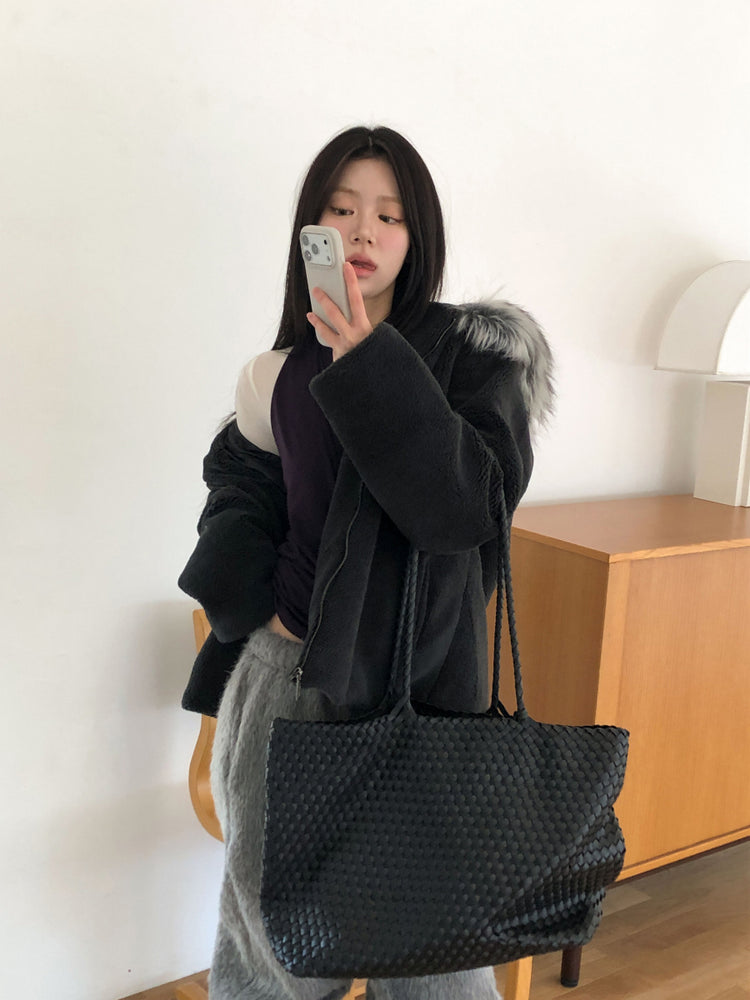 美色掛脖綁帶細節上衣