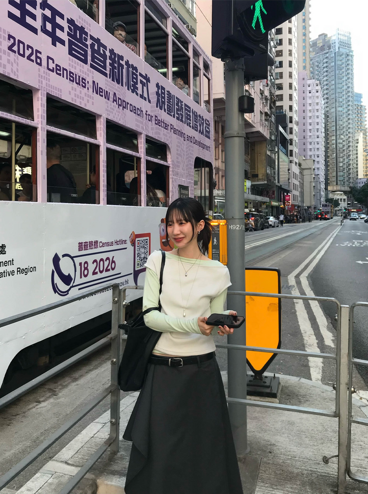 美肩鐵扣細節前後兩穿上衣