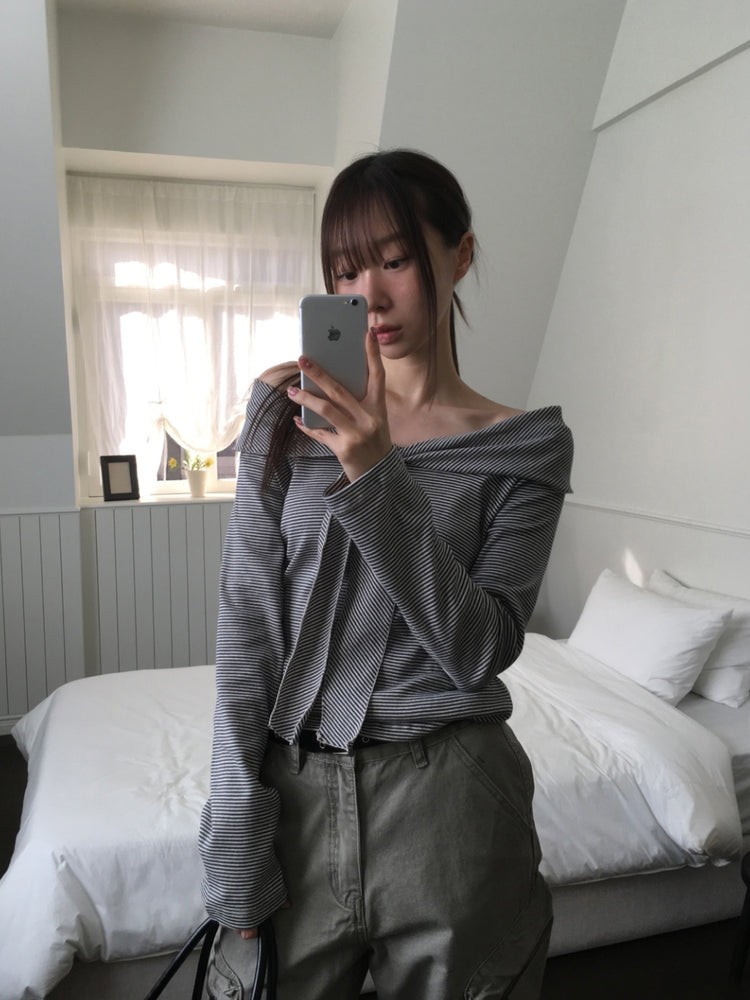 美肩垂帶領結條紋上衣