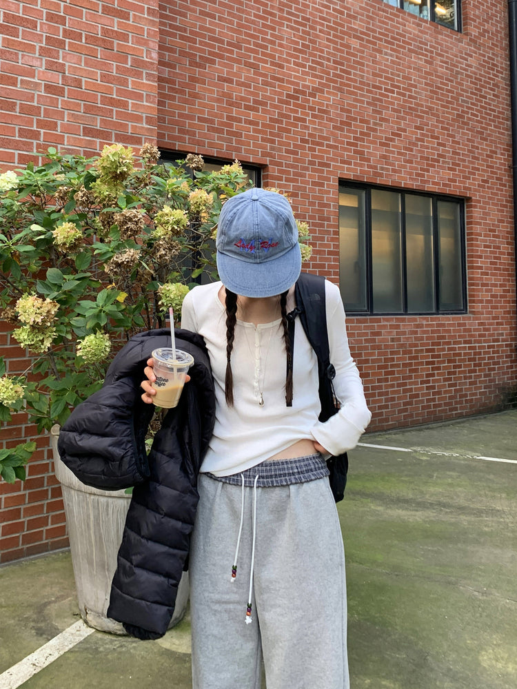 美色V領扣鈕修身上衣