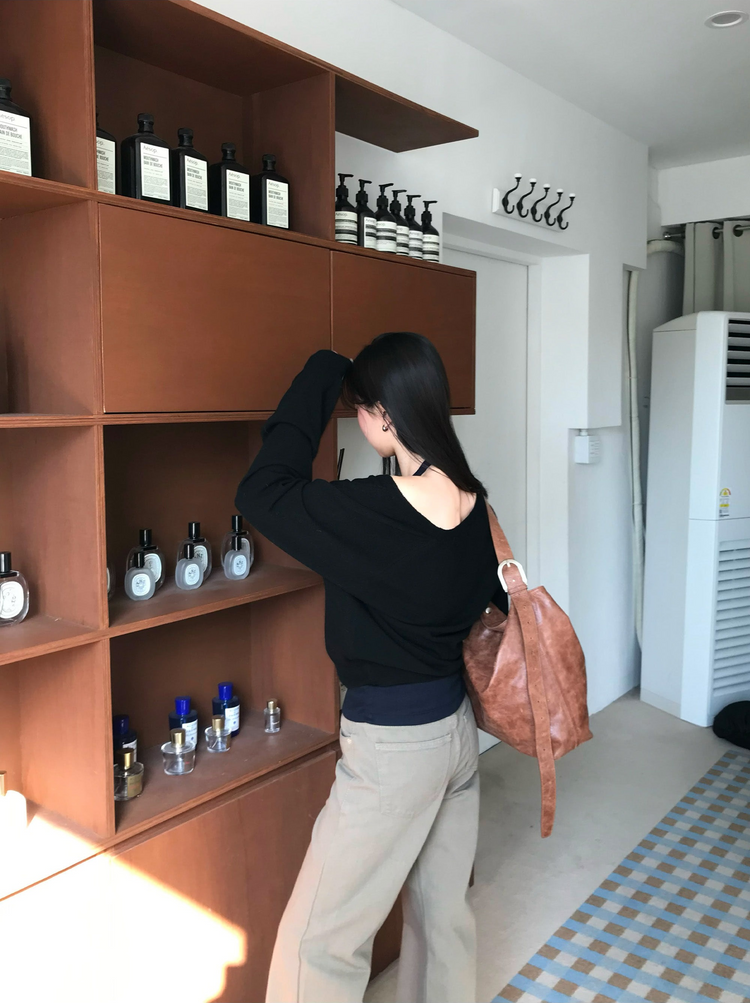 美肩撞色掛脖兩件式上衣