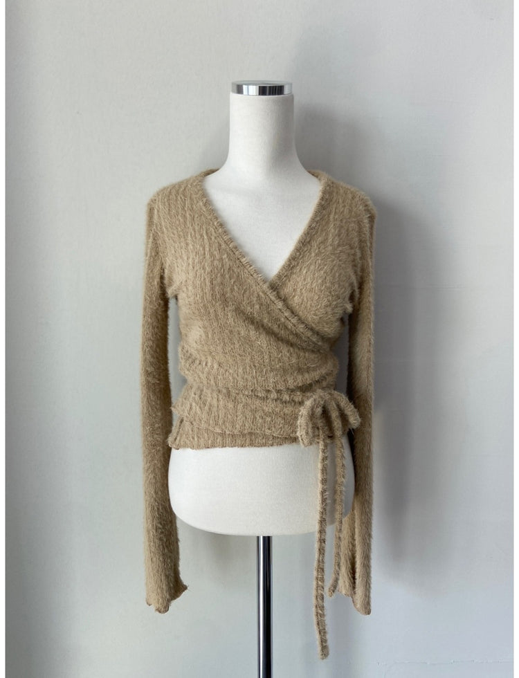 毛絨親膚綁帶細節上衣