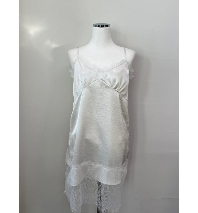 (現)美色蕾絲邊光澤感連身裙