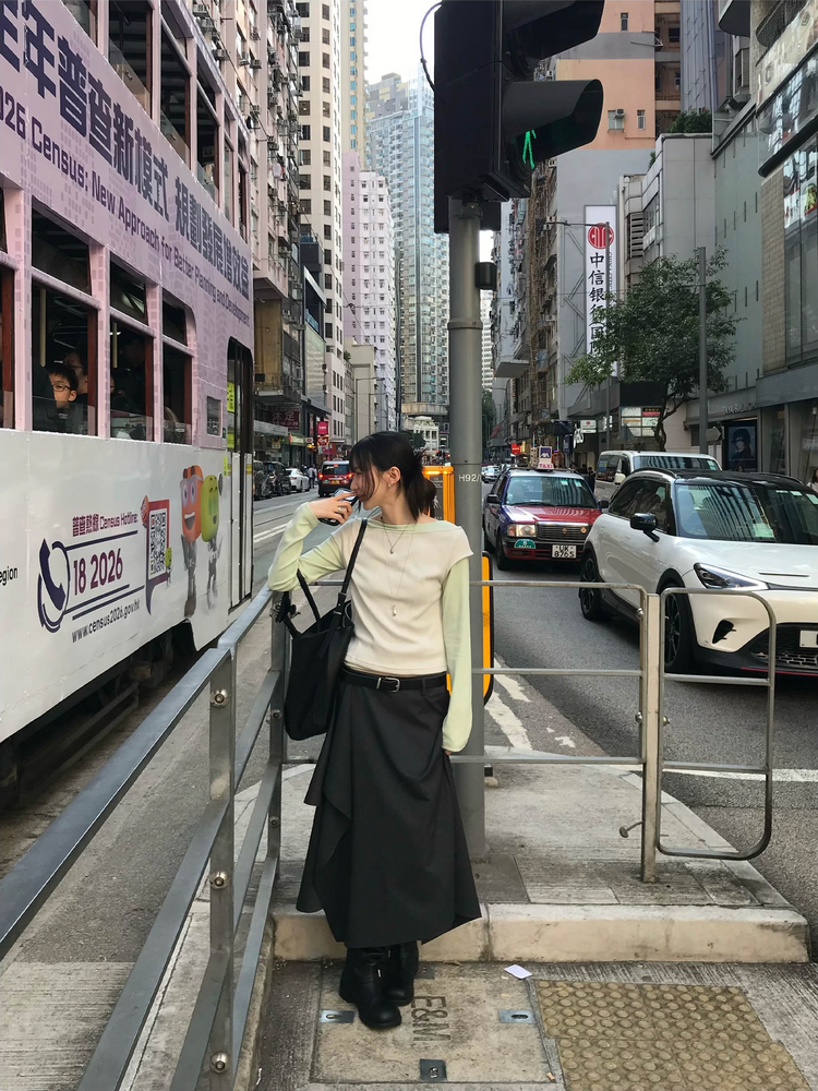 美肩鐵扣細節前後兩穿上衣