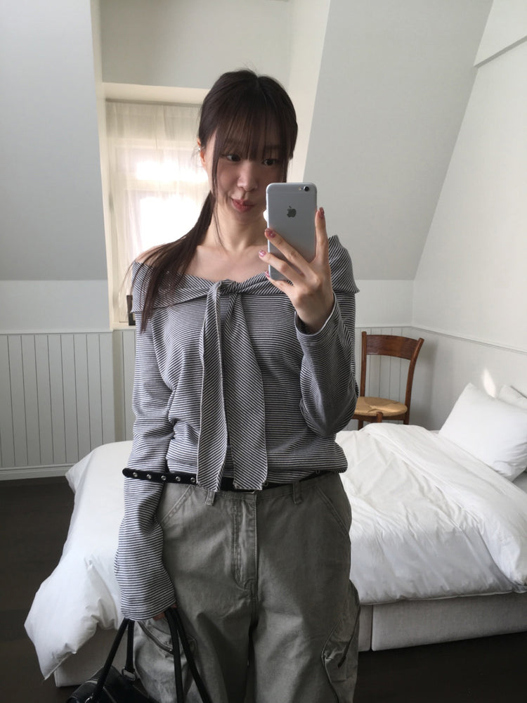 美肩垂帶領結條紋上衣