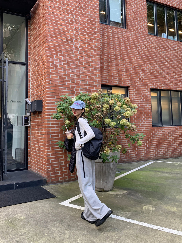 美色V領扣鈕修身上衣