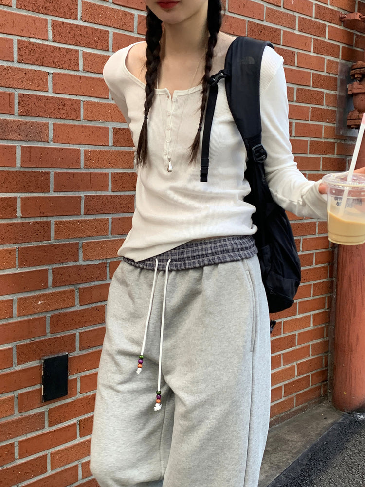 美色V領扣鈕修身上衣