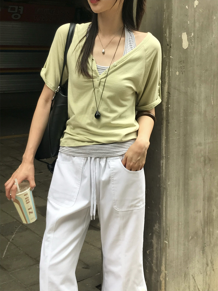 美色V領袖反折細節上衣