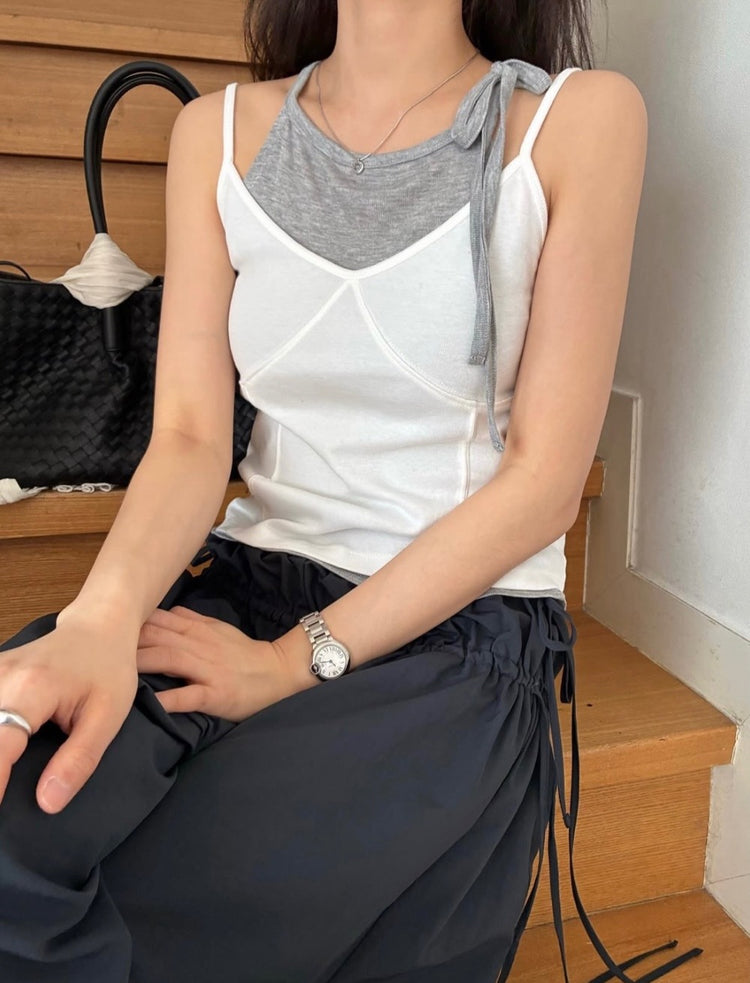 削肩綁帶細節背心