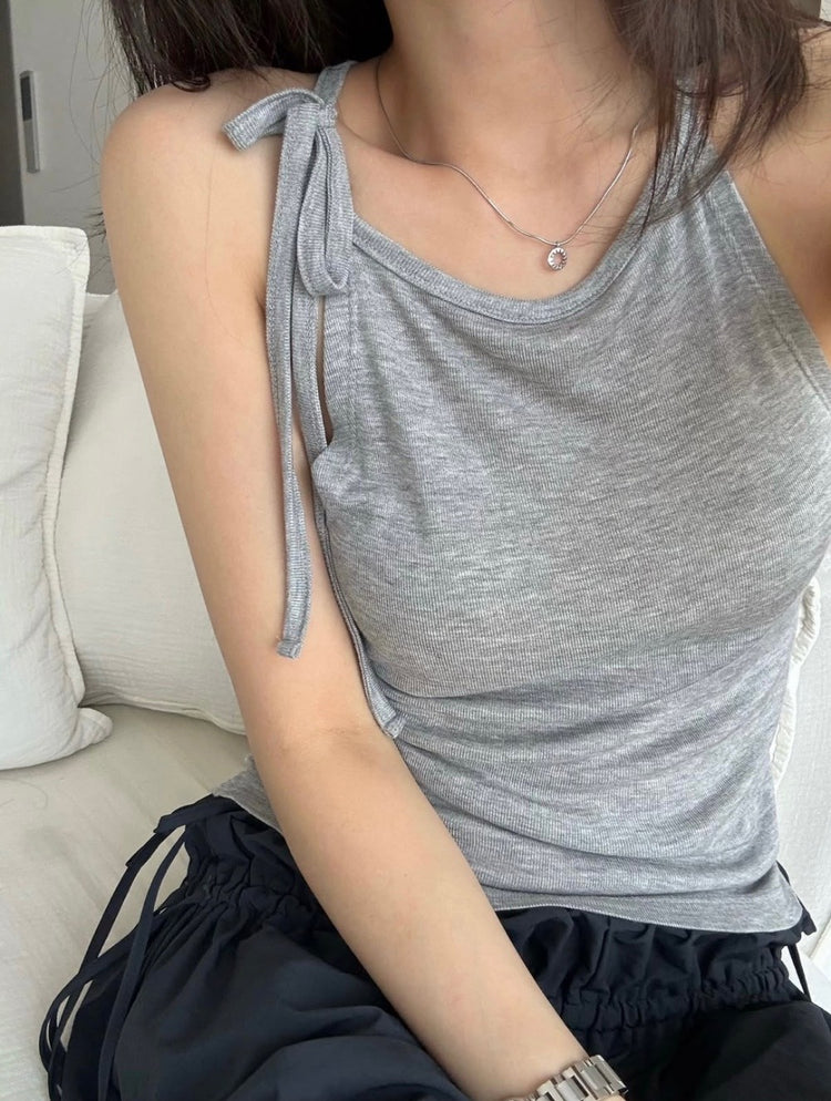 削肩綁帶細節背心