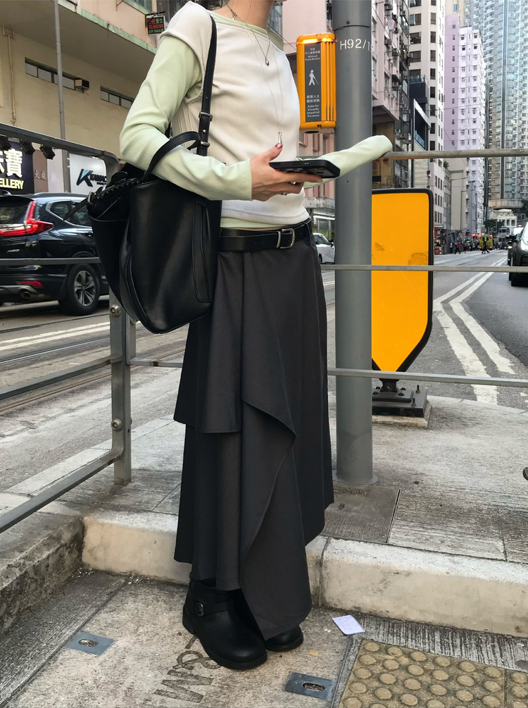 美肩鐵扣細節前後兩穿上衣