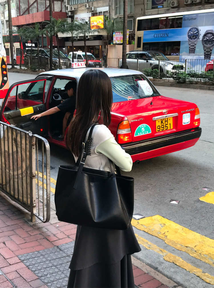 美肩鐵扣細節前後兩穿上衣