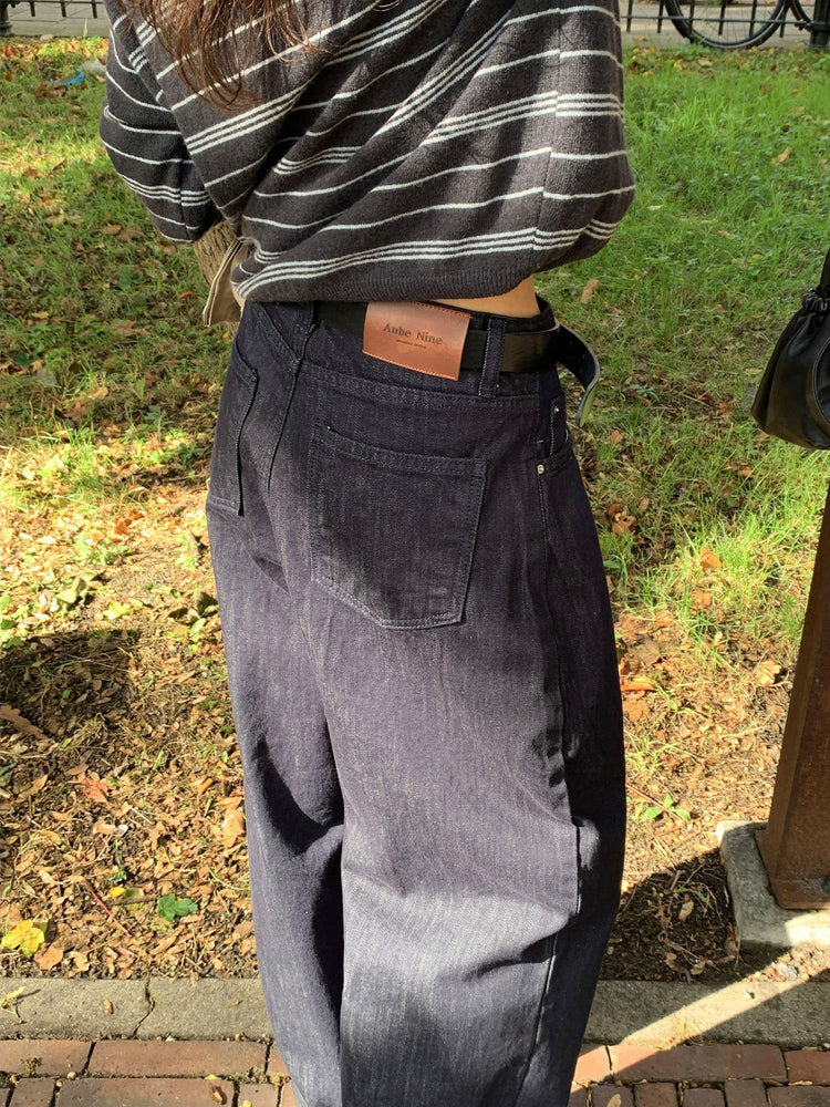 雙壓褶細節直筒牛仔褲