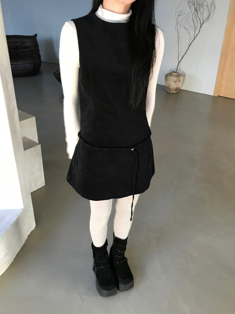 經典極簡腰帶細節連身裙