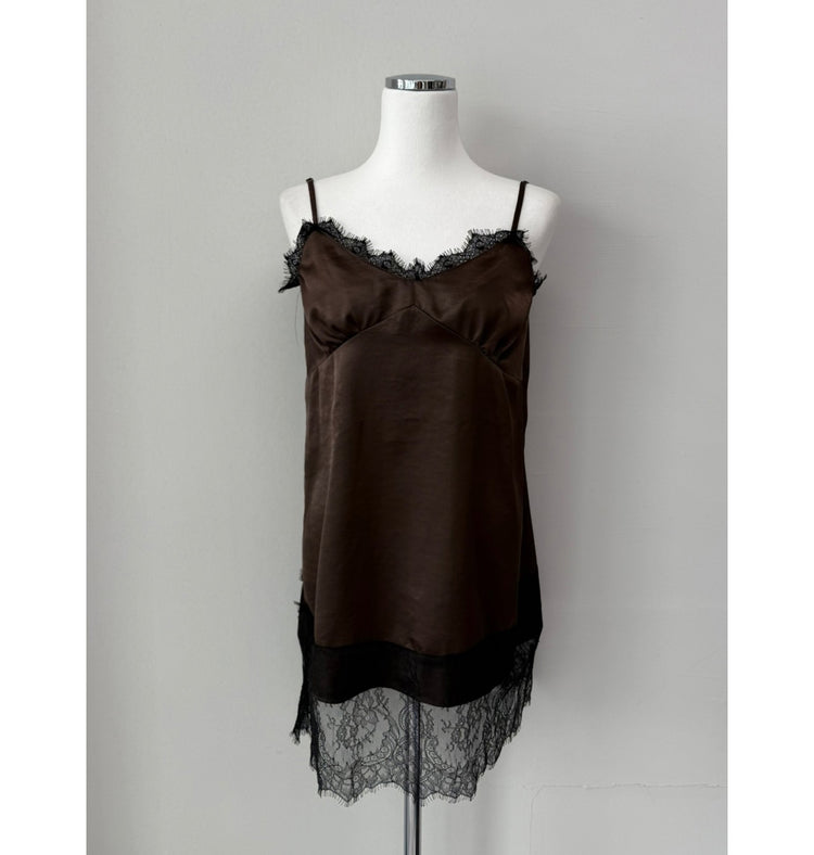 (現)美色蕾絲邊光澤感連身裙