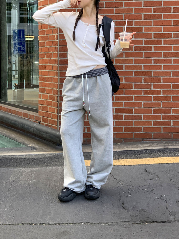 美色V領扣鈕修身上衣