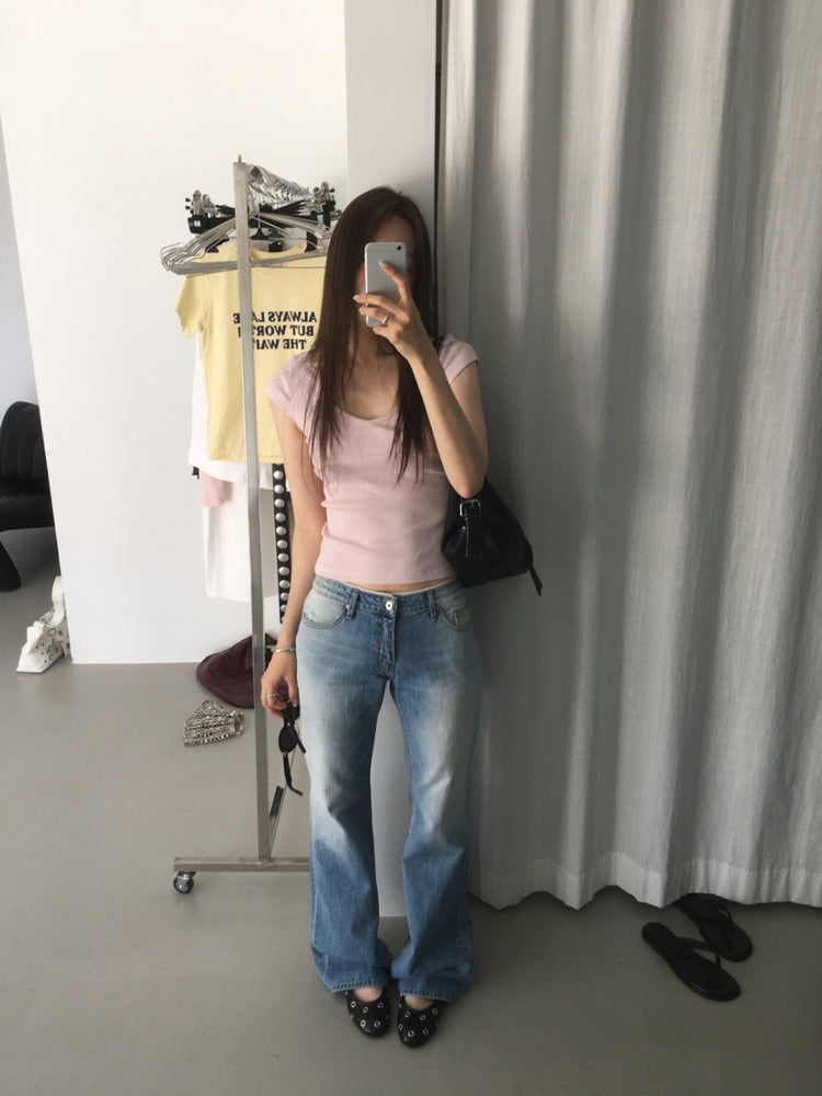 美色V領胸腺細節修身上衣