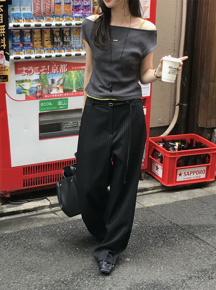 美肩鐵扣細節前後兩穿上衣