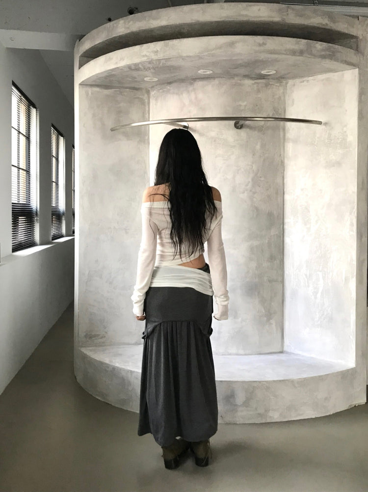 美肩側露腰細節上衣