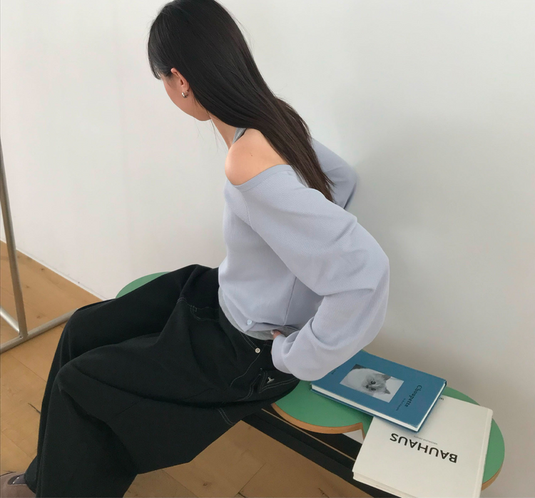 美肩撞色掛脖兩件式上衣