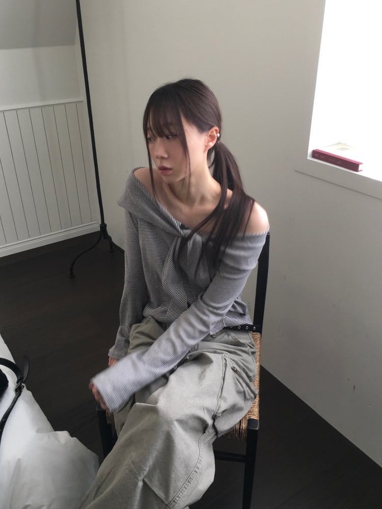 美肩垂帶領結條紋上衣