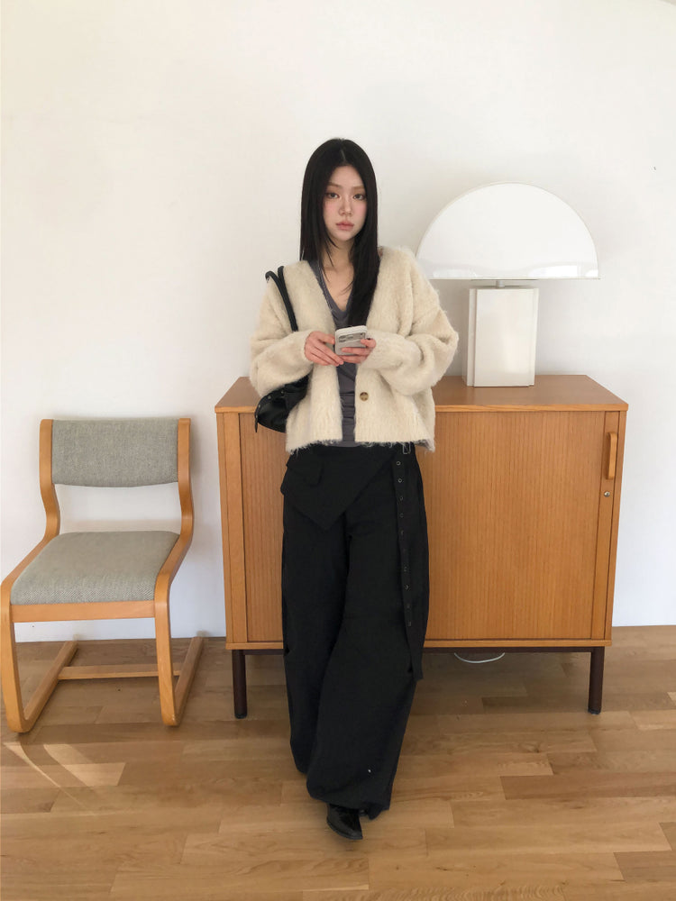 美色掛脖綁帶細節上衣