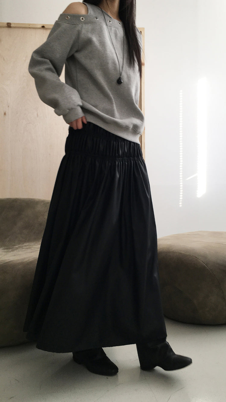 鉚釘圈細節假兩件美肩上衣