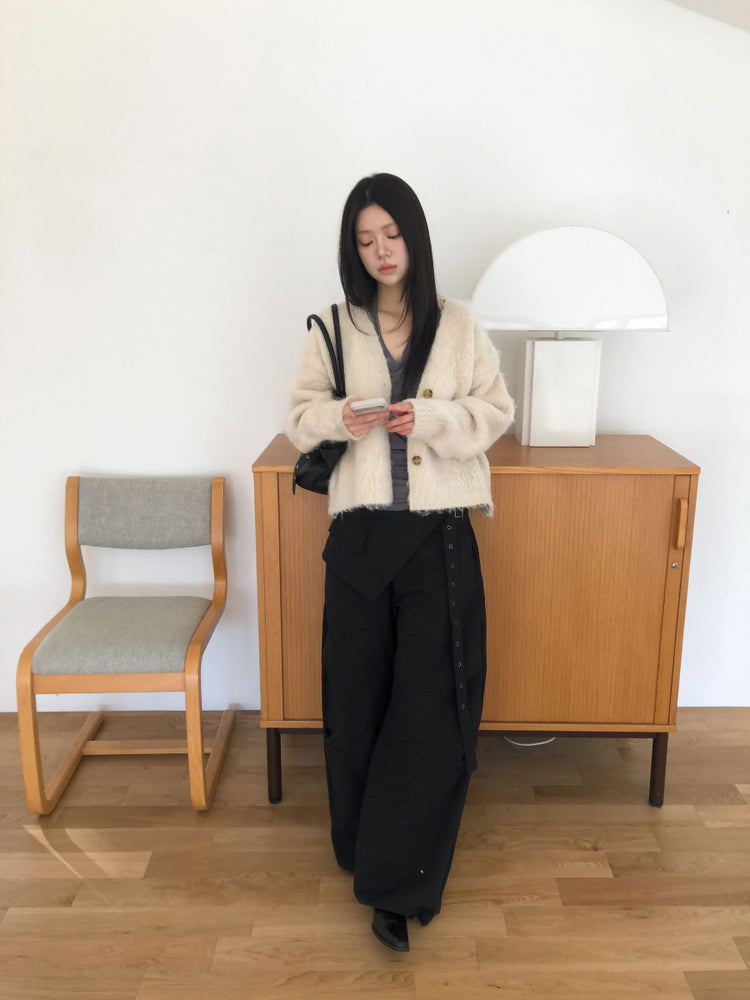 美色掛脖綁帶細節上衣