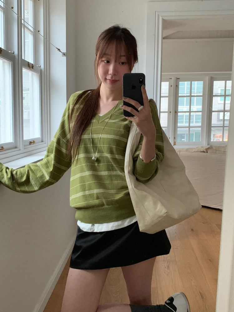 美色V領條紋針織衫