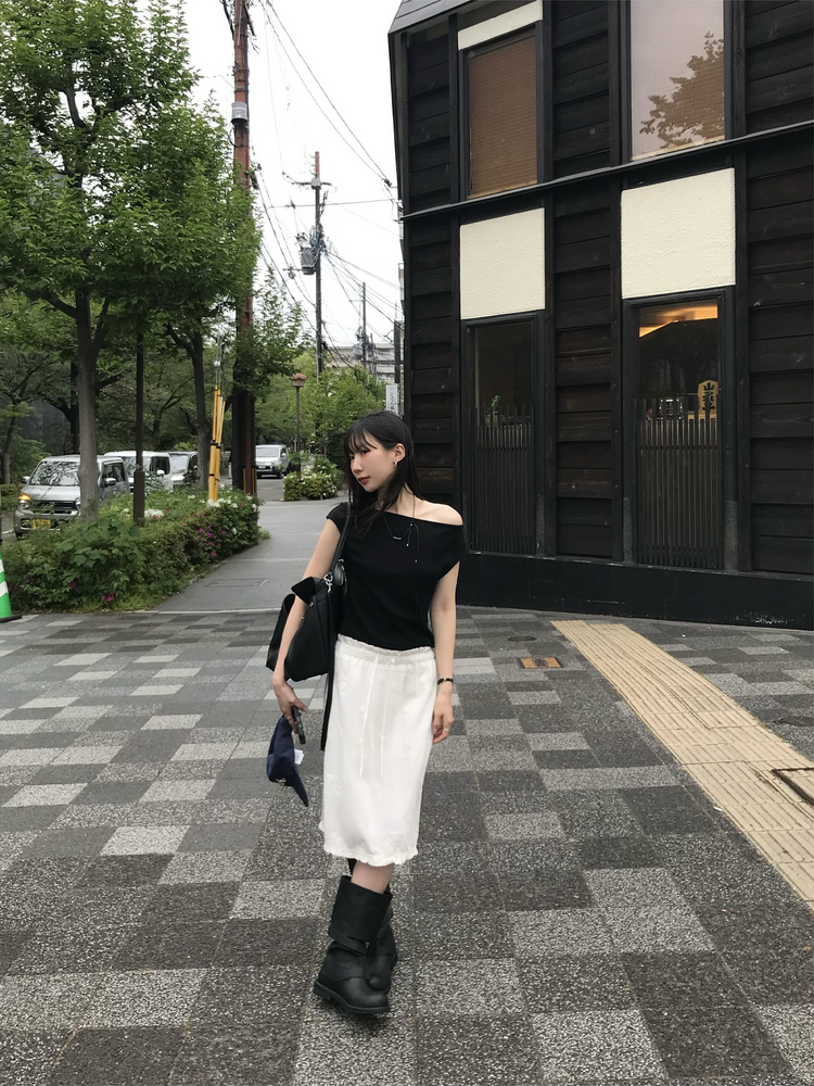 美肩鐵扣細節前後兩穿上衣