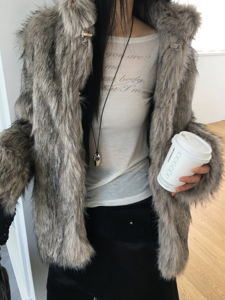 微透美鎖骨字母印花上衣