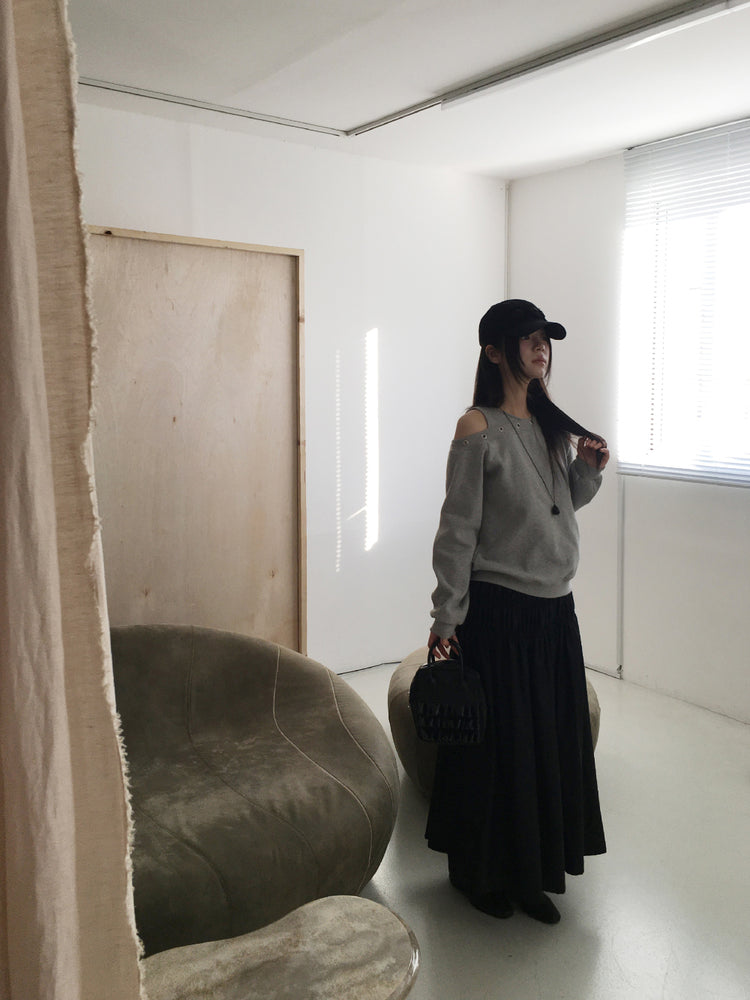 鉚釘圈細節假兩件美肩上衣