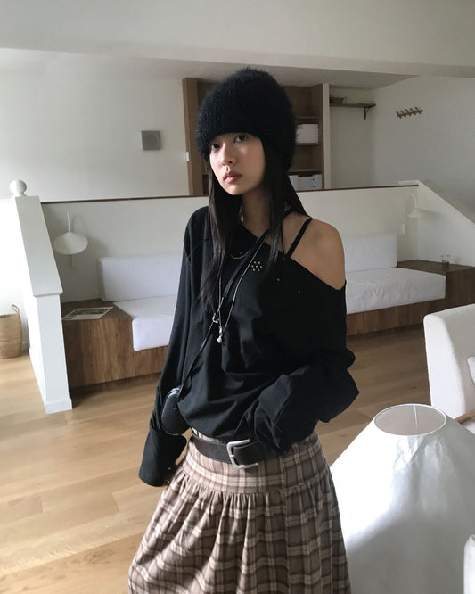 美肩不修邊鉚釘細節上衣