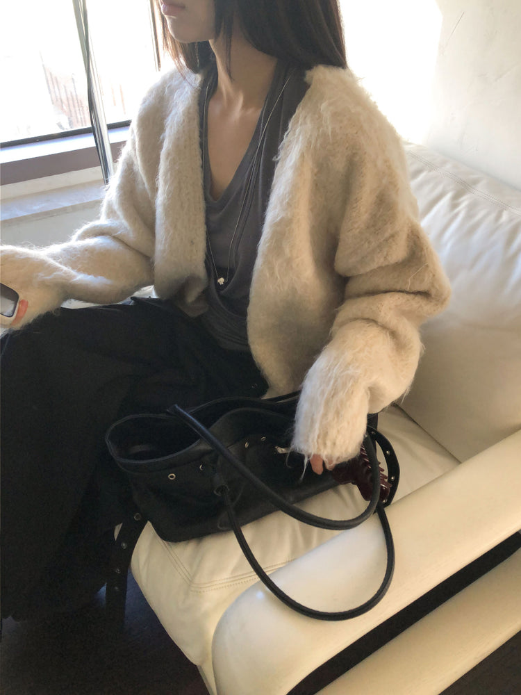 美色掛脖綁帶細節上衣