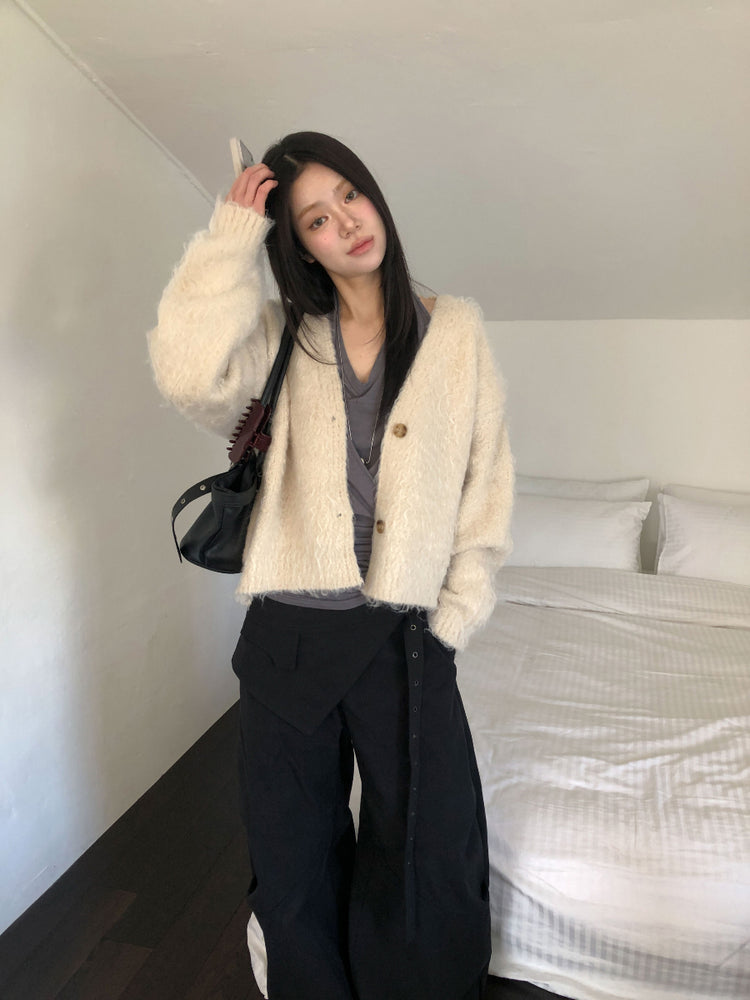 美色掛脖綁帶細節上衣