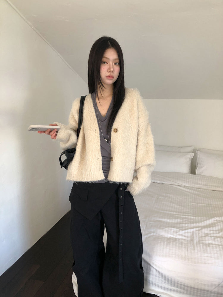 美色掛脖綁帶細節上衣