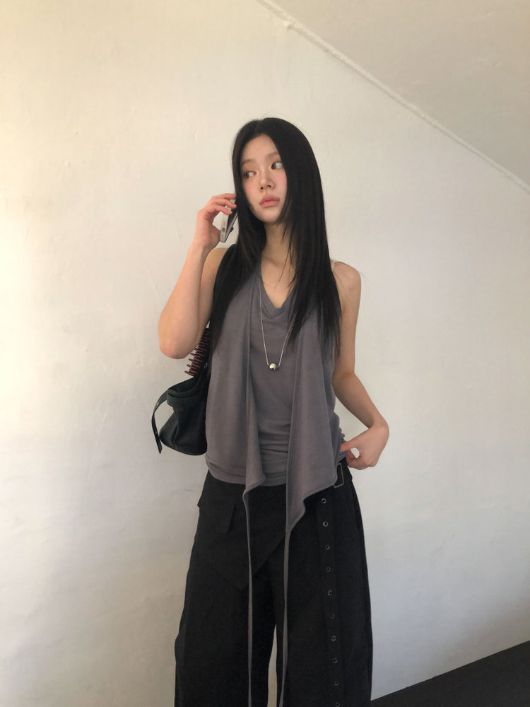 美色掛脖綁帶細節上衣