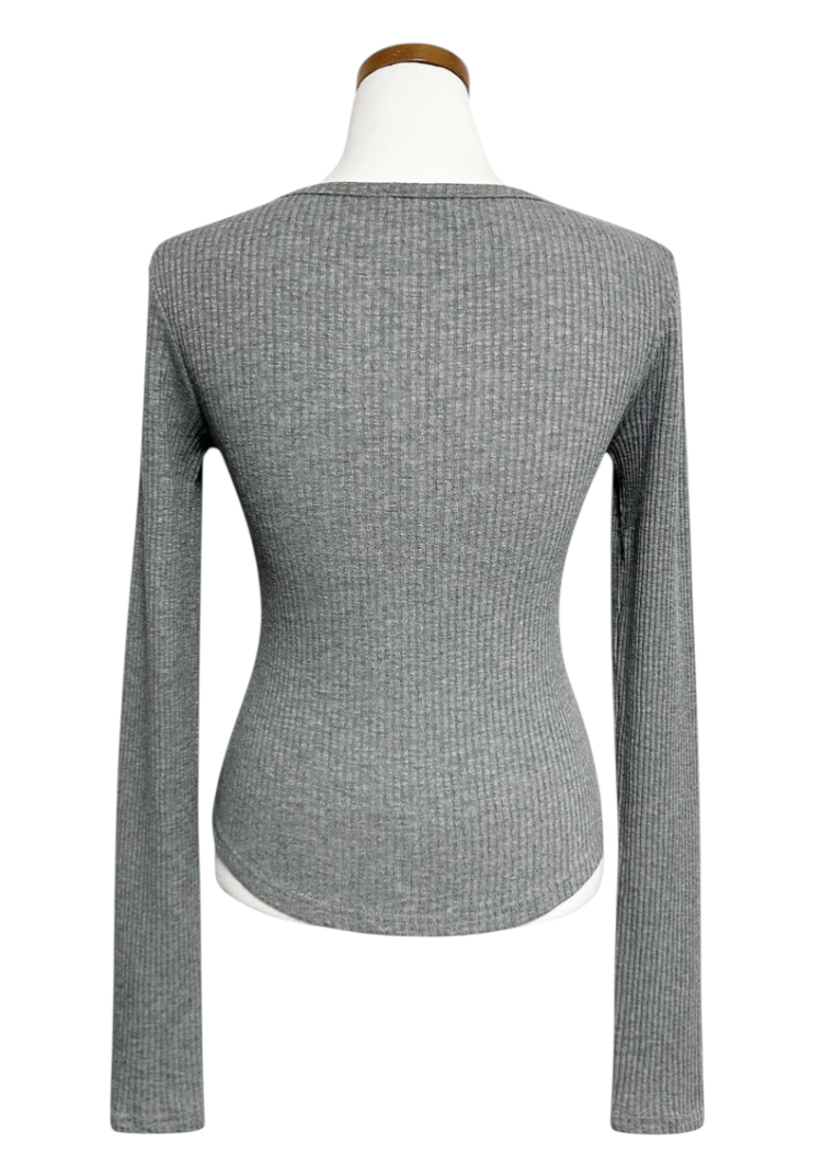 坑紋排鈕修身針織上衣