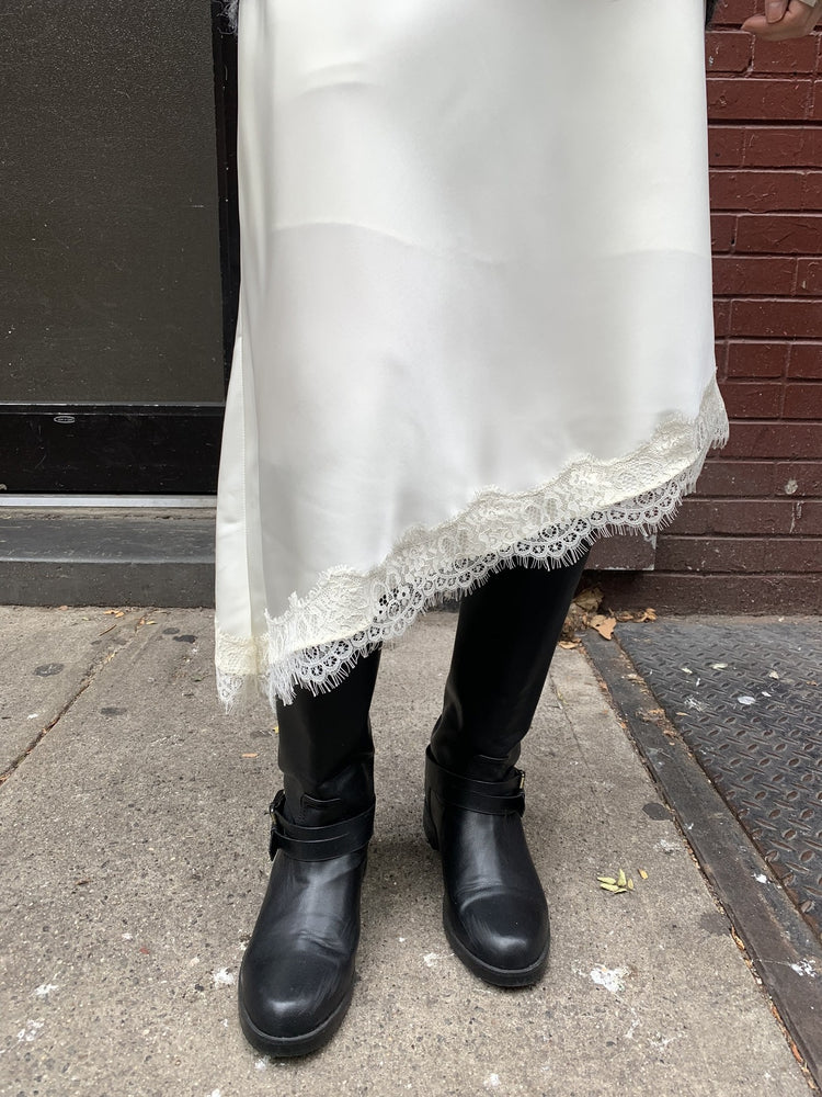 光澤感蕾絲邊不對稱細節半裙