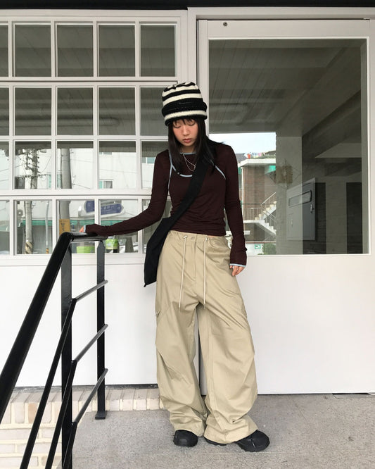 透膚撞色邊細節上衣