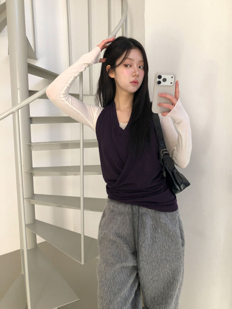 美色掛脖綁帶細節上衣