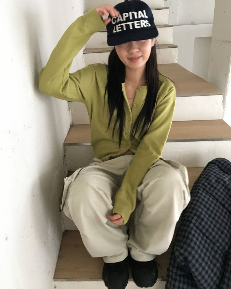 美色圓領排鈕針織外套