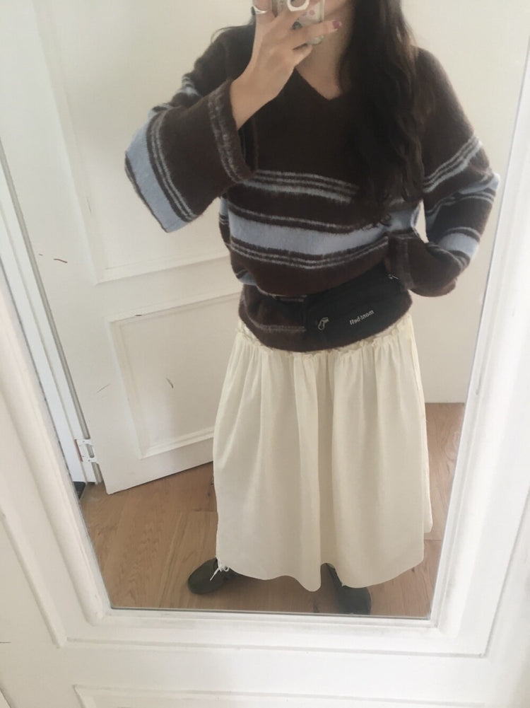 V領撞色條紋細節毛衣