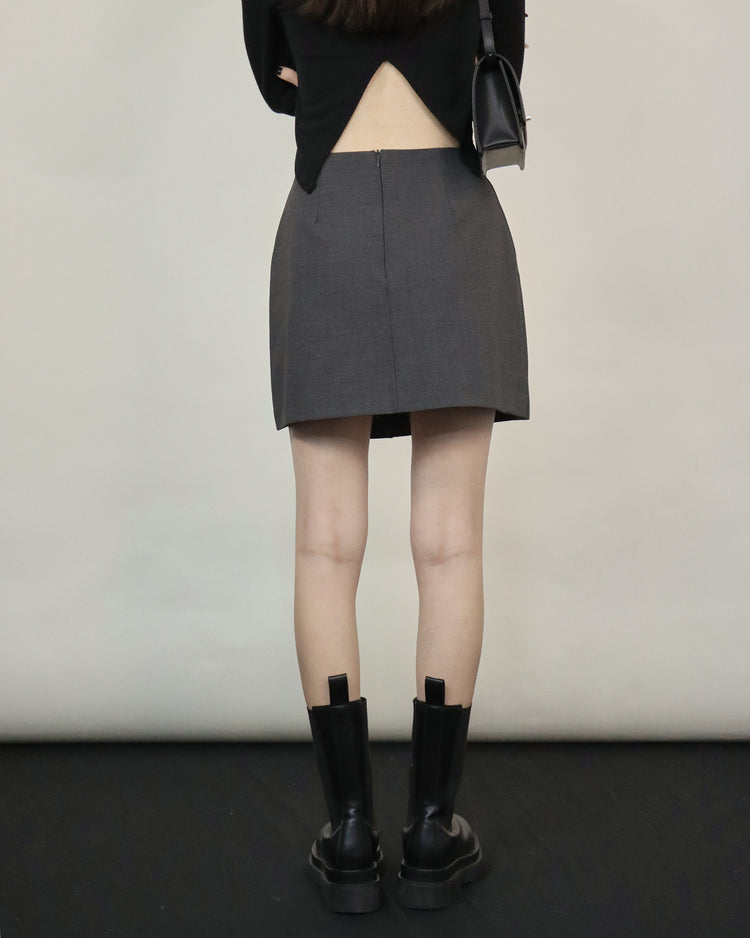 (Fitting)側疊式不對稱紋理短裙-深灰